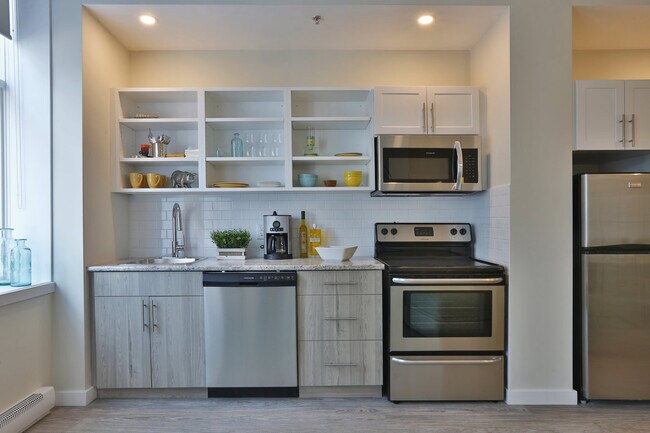 Photo - 283 Portage Ave