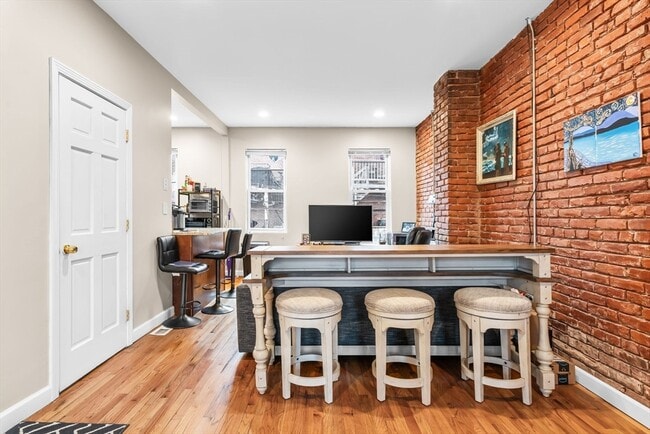 Photo - 6 Drake Pl Unit 2