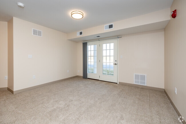 2BR, 1BA - 827SF - Living Room