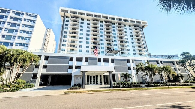 Photo - DOWNTOWN FURNISHED 2/2