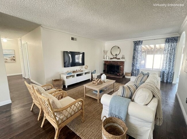 Photo - 4 Bedroom, 2 bath home for rent in Huntington Beach