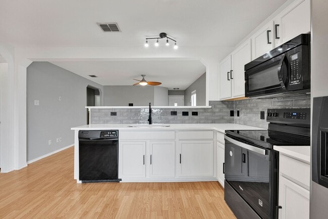Photo - Charming 3 Bedroom Home in Bulverde Village – Prime Location!