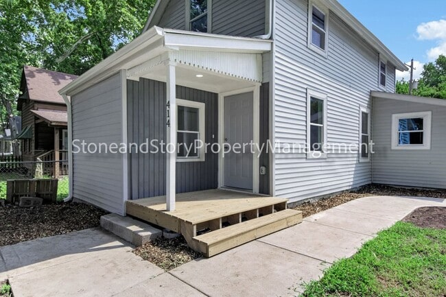Building Photo - New Remodeled! 4 Bedroom 2 Bath