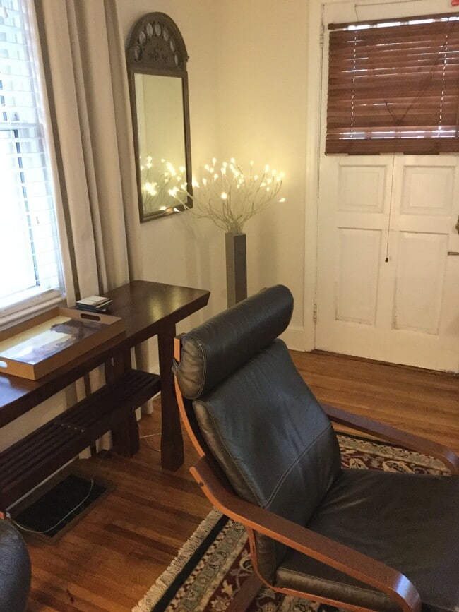 Photo - 2124 Chesterfield Ave