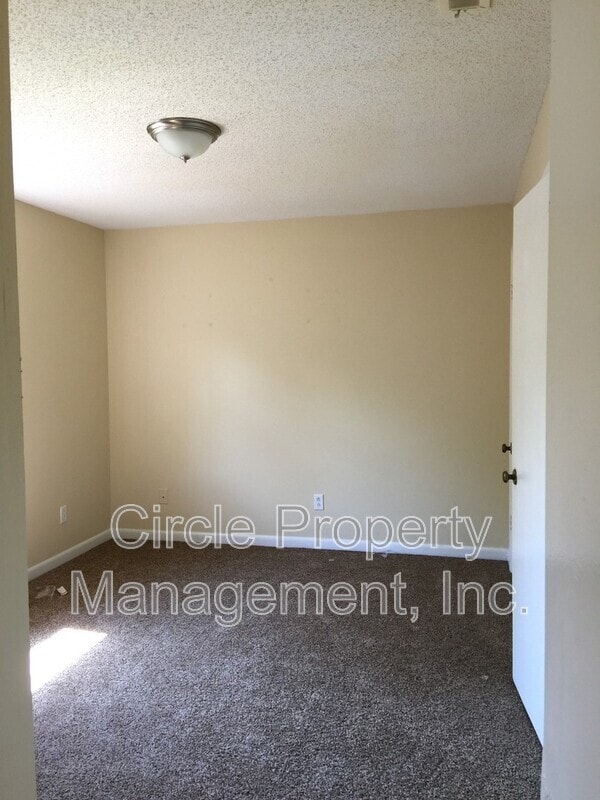 Building Photo - 126 Claybill Dr Unit B