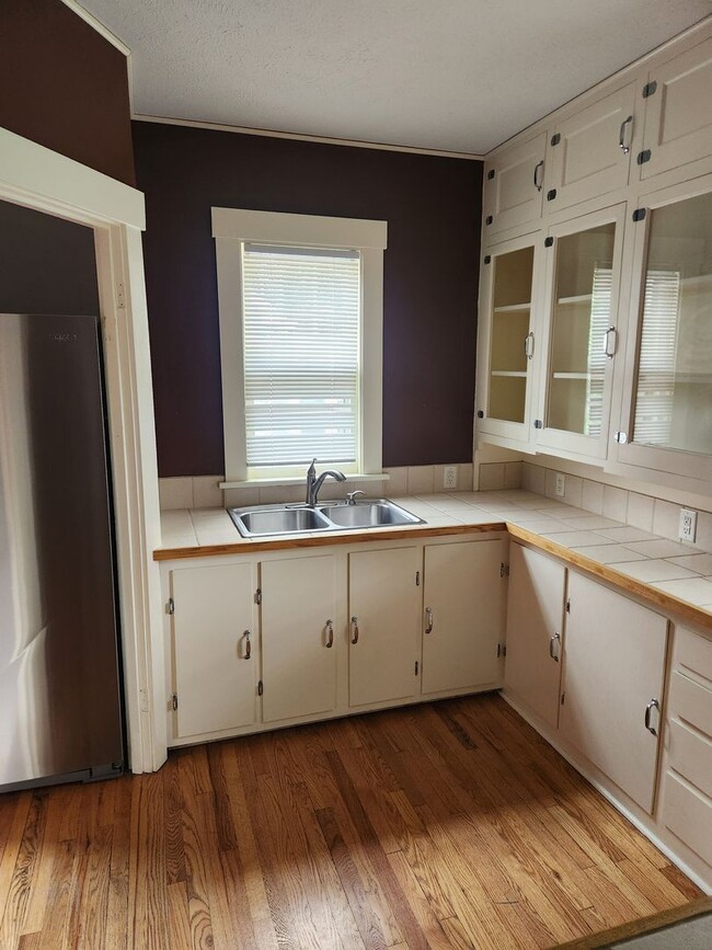 Photo - Aksarben 3/2 newly remodeled!