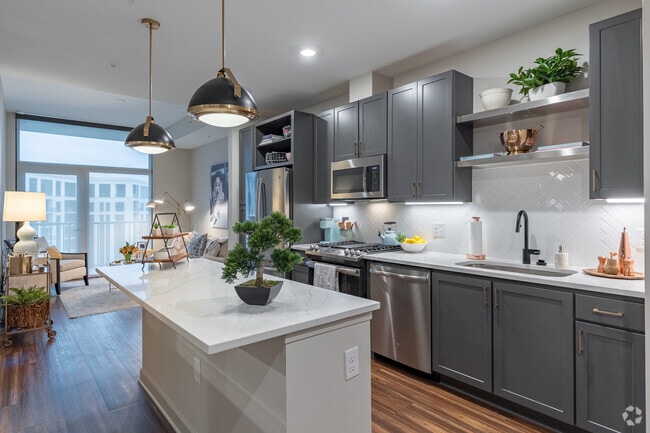 1BR, 1BA - 696SF - The Irby