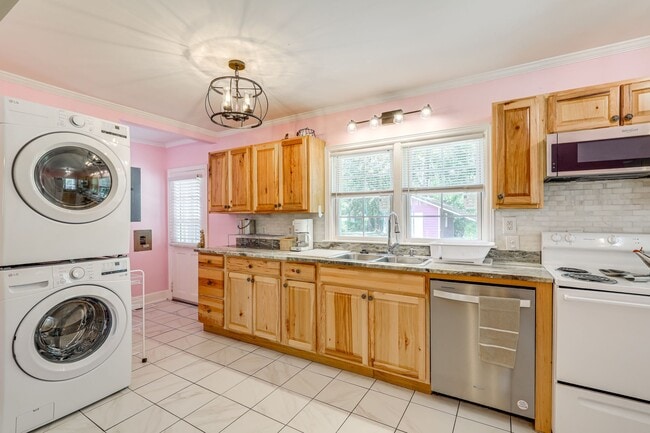 Photo - 206 Lakeland Dr