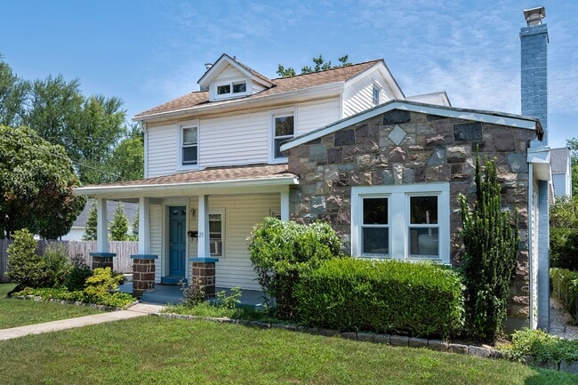 Photo - 25 Greenview Ave
