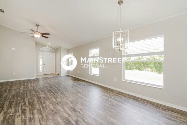 Photo - 3 Bedroom Pet-Friendly Home in Palmetto, FL with Main Street Renewal