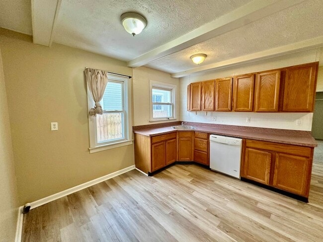 Photo - 30240 Groveland St