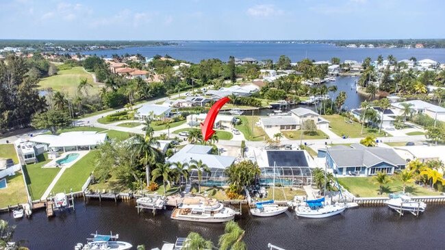 Building Photo - 1744 SW Boatswain Pl Rental