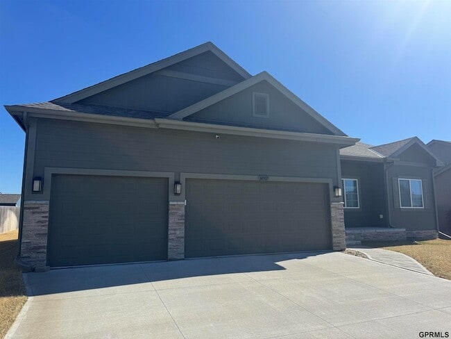 Building Photo - 14907 S 19th St