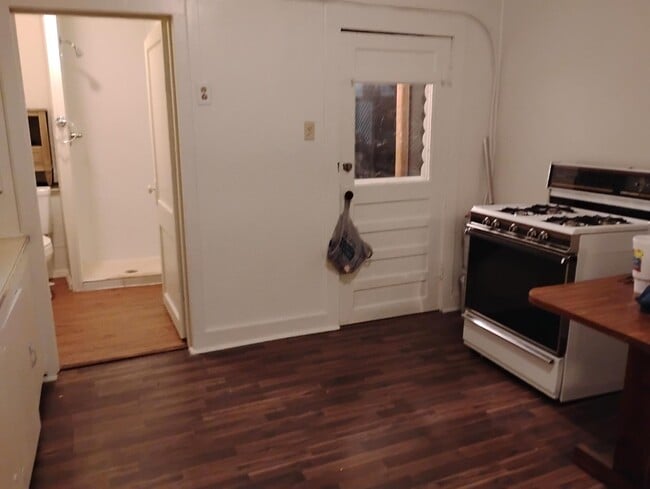 Building Photo - 132 S Main St Rental