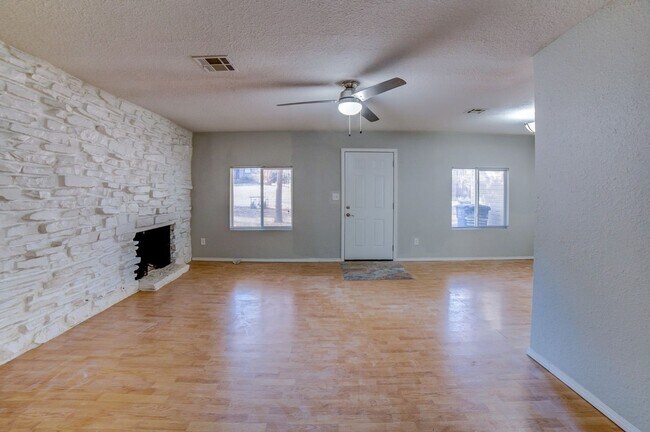 Photo - S Hudson Ave Duplex Unidad 3257