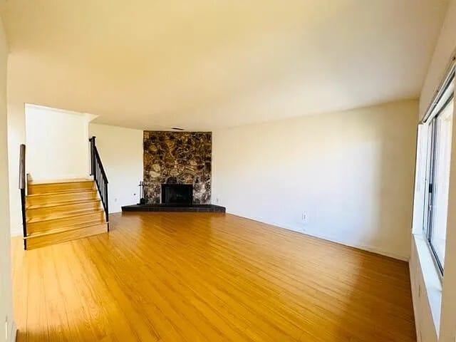 4622 W Broadway