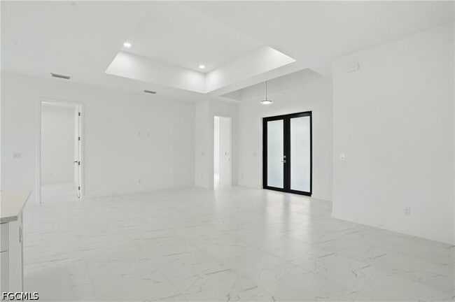 Photo - 472 Rajah St