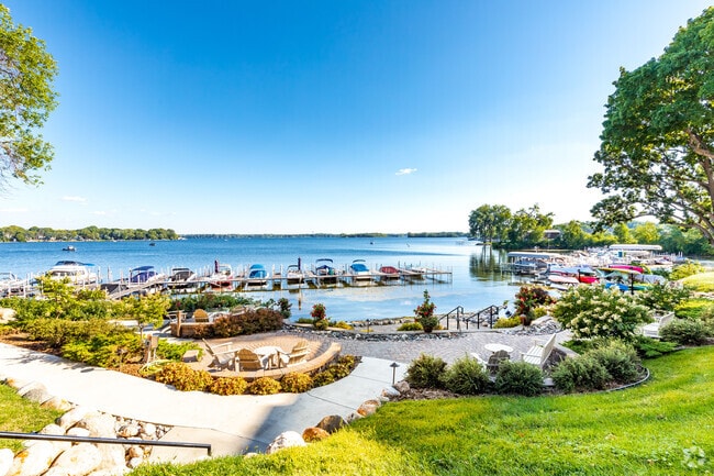 Grounds y servicios - Minnetonka Edgewater