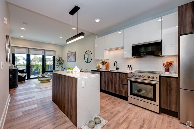1BR, 1BA - 723SF - Kitchen