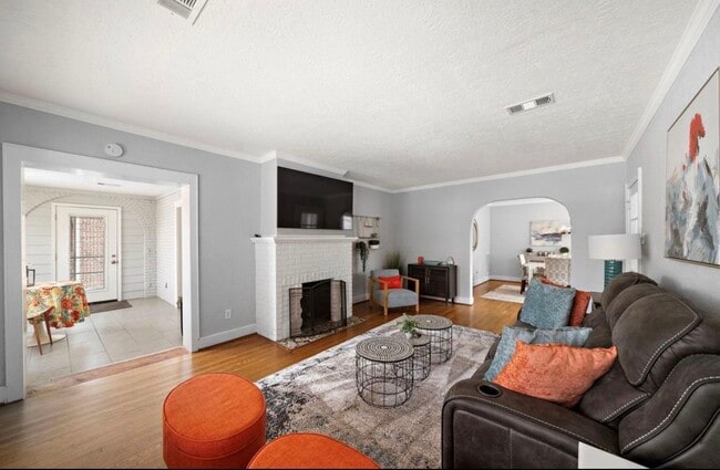 Photo - 1635 Castle Ct