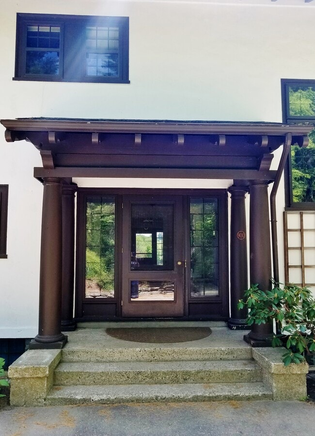 Photo - 900 State St