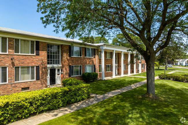 River Oaks Apartments - Dearborn Heights, MI | ForRent.com