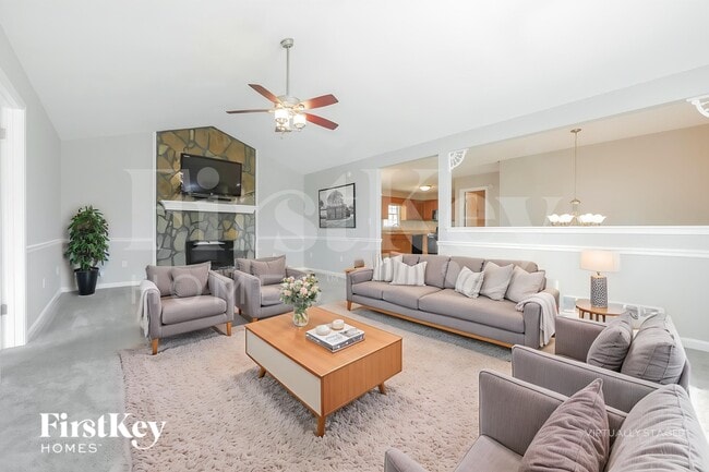 Photo - 221 Whitney Ln