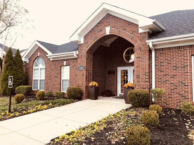 Clubhouse Office Fall - Summit Place Apartments