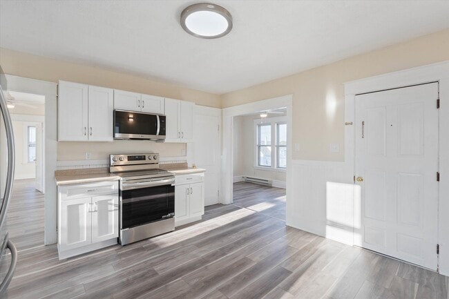 Building Photo - 462 Dubuque St Unit 3