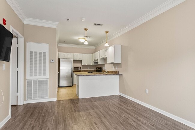 Photo - Capstone Quarters 1 Bed 1 Bath Condo! Available Fall 2026!