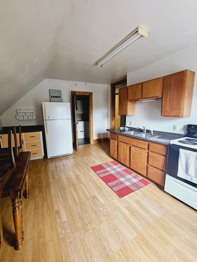 Photo - 333 W 6th St Unit 3rd Floor
