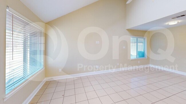 Photo - 3005 Meandering Way