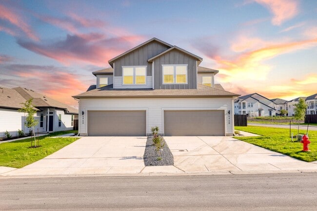 Photo - Stunning 4-bedroom, 3-bathroom Luxury Duplex on a HUGE Corner Lot!