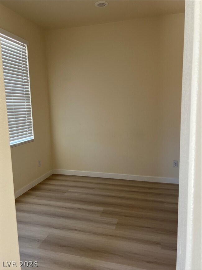 Photo - 5640 Mt Athos St