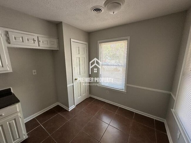 Photo - 6668 Silhouette Ave