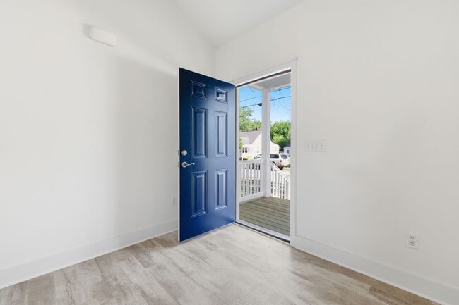 Photo - 2206 Grant St