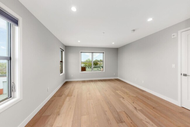 30 Hermosa Ave