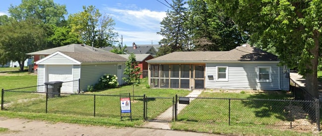 Building Photo - Dean Rental
