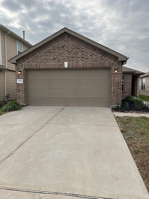 Photo - 6715 Hillsdale Creek Dr