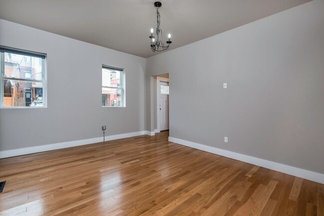 Building Photo - Remodeled 5 bedroom/2 bathroom in South Side