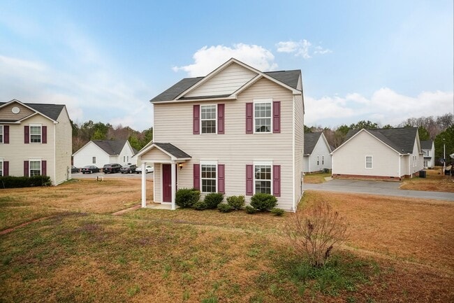 Building Photo - Move In Ready Lillington Home!