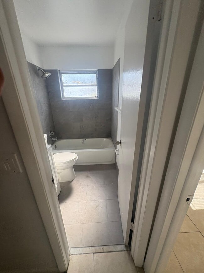 Photo - 347 NW 6th Ave