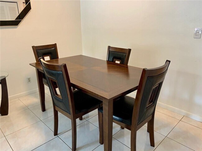 Photo - 9845 Riverside Dr