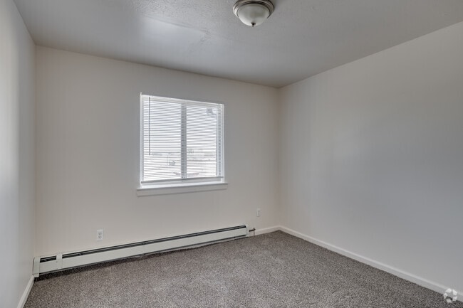 1BR, 1BA - 700SF - Bedroom