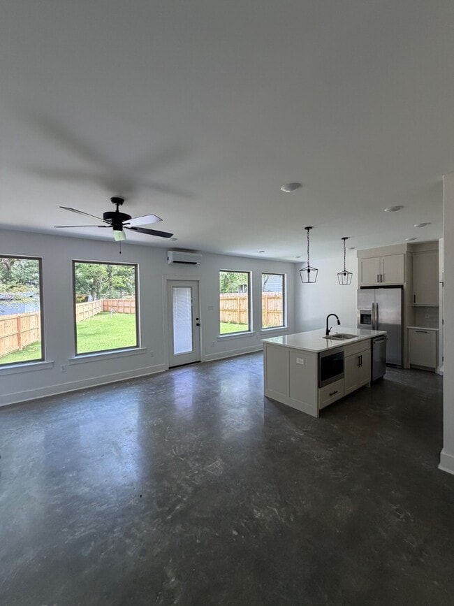 Photo - 414 Prickett Rd