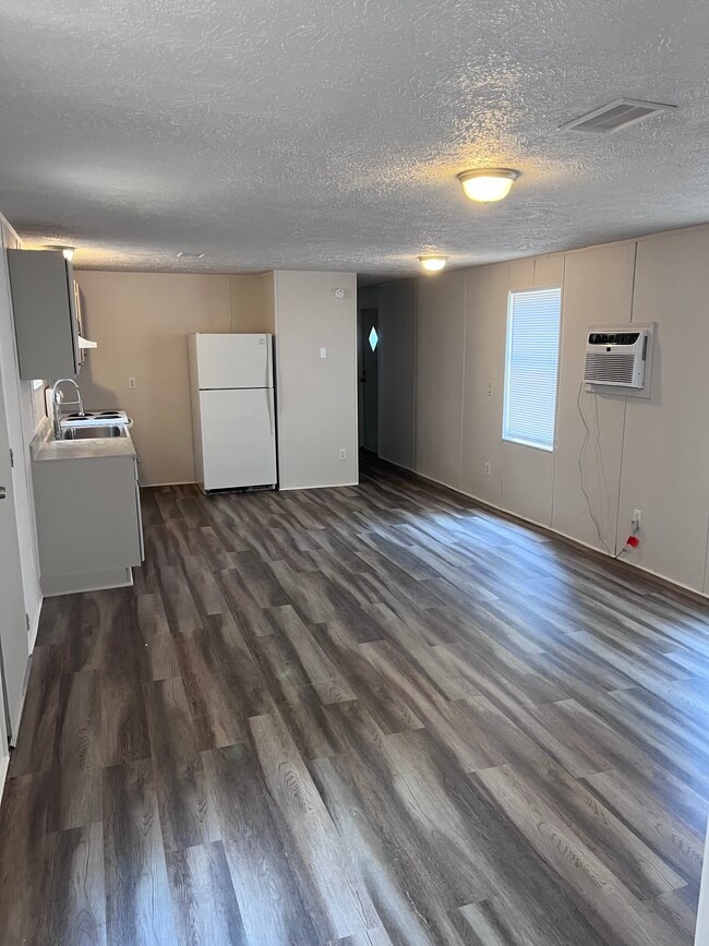 Photo - 4111 Daisy Ln