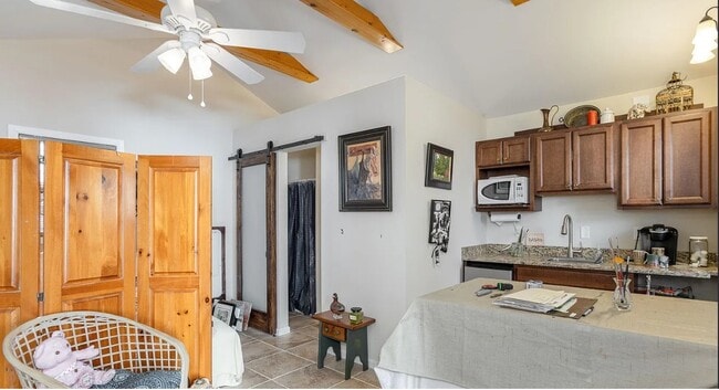 Photo - 479 Probart St