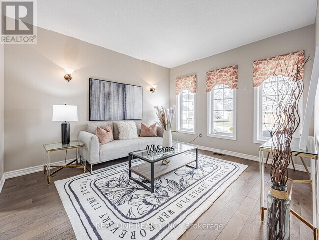 Photo - 51 Hanson Crescent