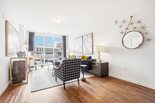 A1 1BR, 1BA - 707SF Bathroom