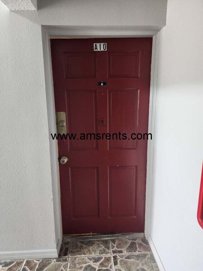 1406 Holden Ave Unit A10